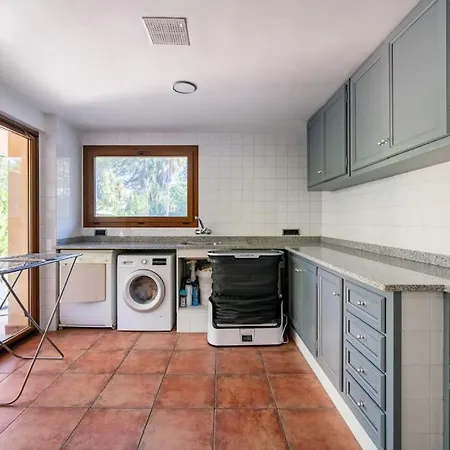 Willa Luxury Villa In Girona With Indoor Pool & Garden Base For Costa Brava, France And Barcelona Girona