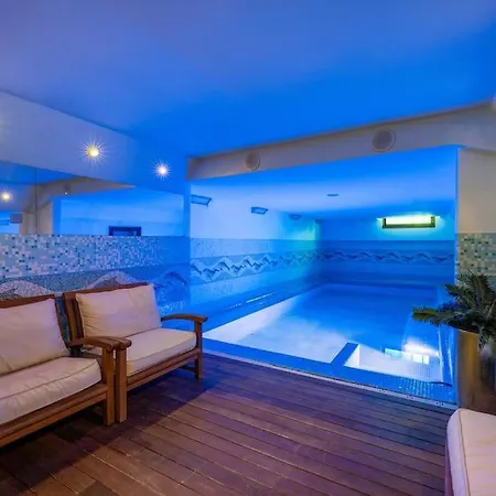 Luxury Villa In Girona With Indoor Pool & Garden Base For Costa Brava, France And Barcelona Willa